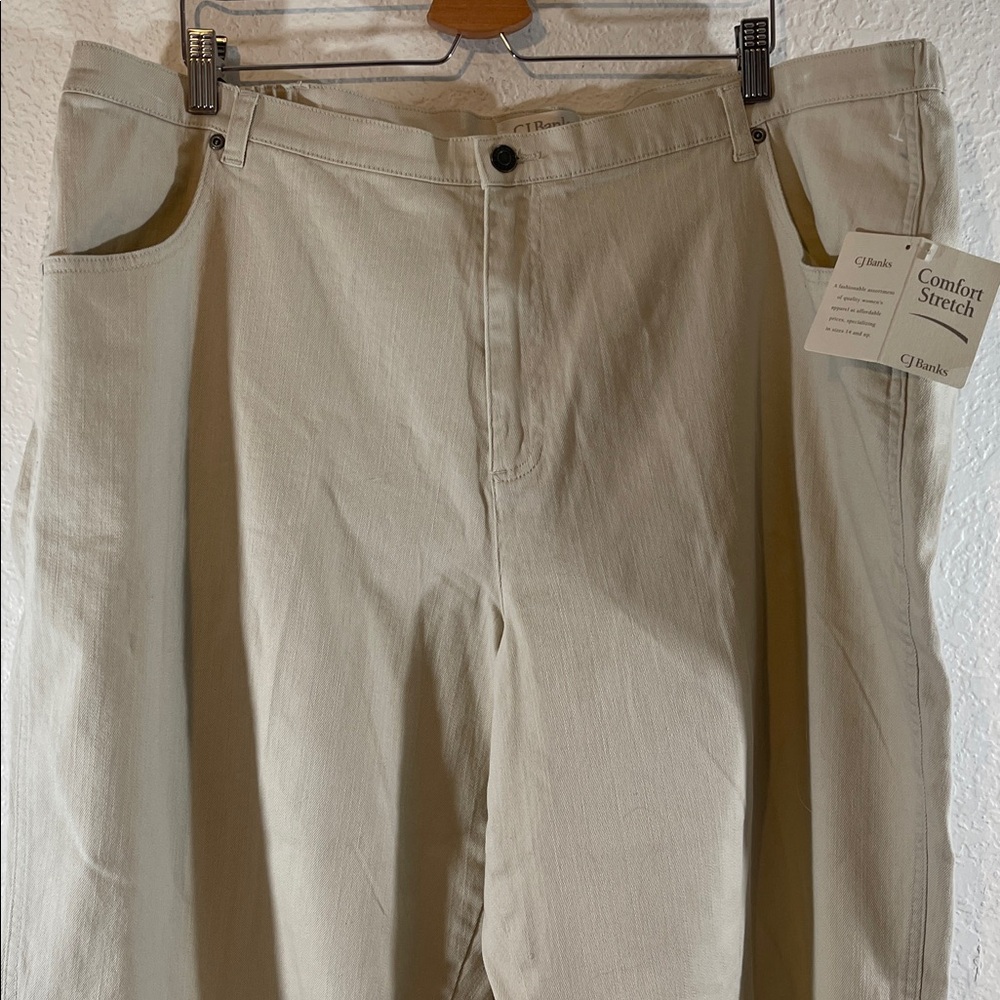 C.J. Banks by Christopher & Banks Cream Embroidered Stretch Capri Pants 24W NEW - Picture 2 of 10